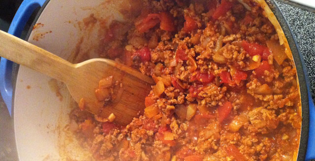 chili-adding-spices